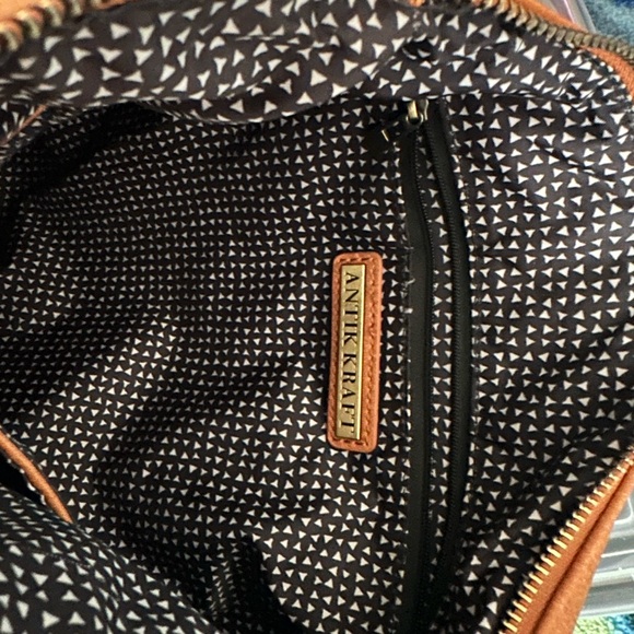 Antik Kraft Brown vegan leather crossbody bag (orange toned brown ) - Picture 6 of 7